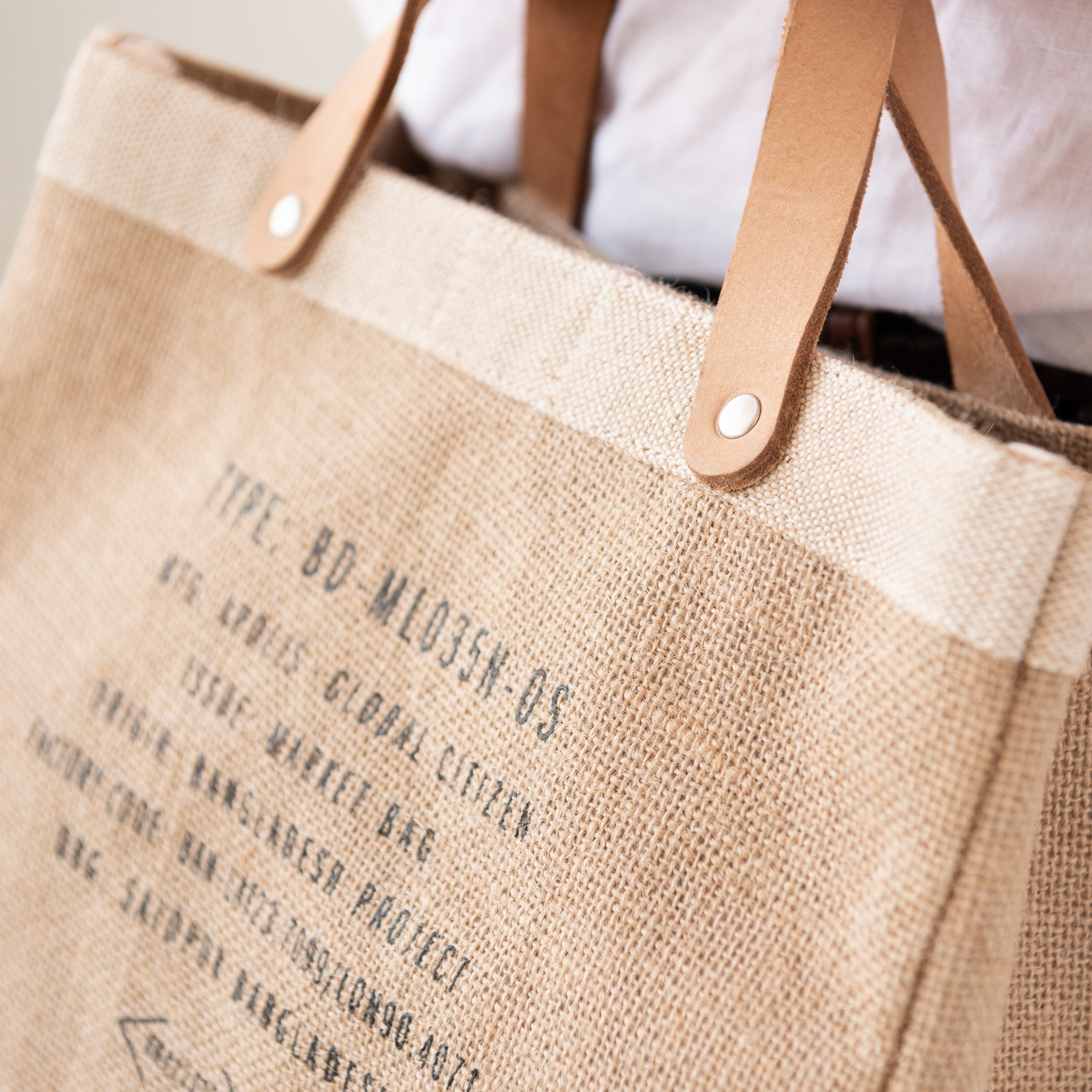burlap tote with leather handles with Magnoliass script logo
