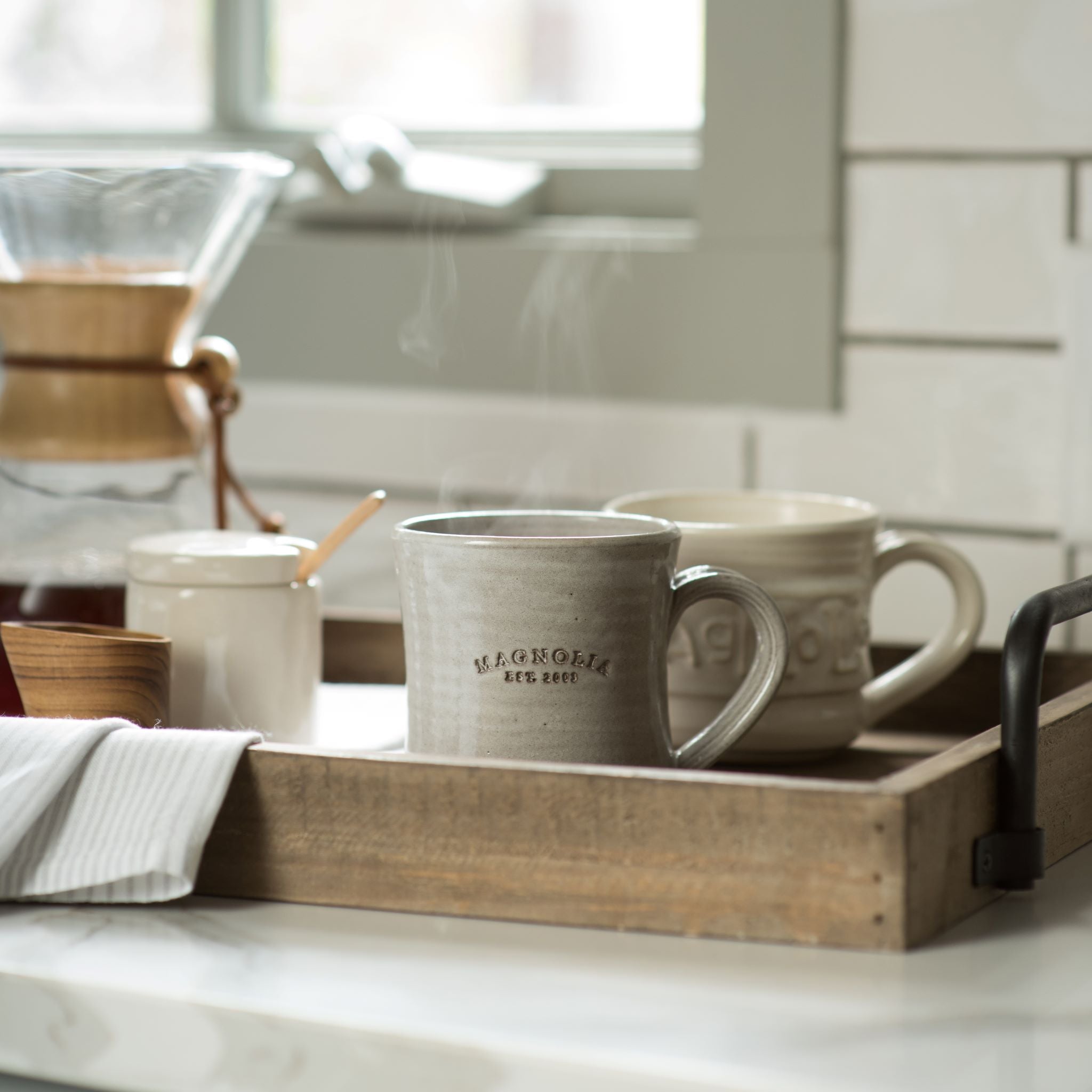grey ceramic Magnoliass mug